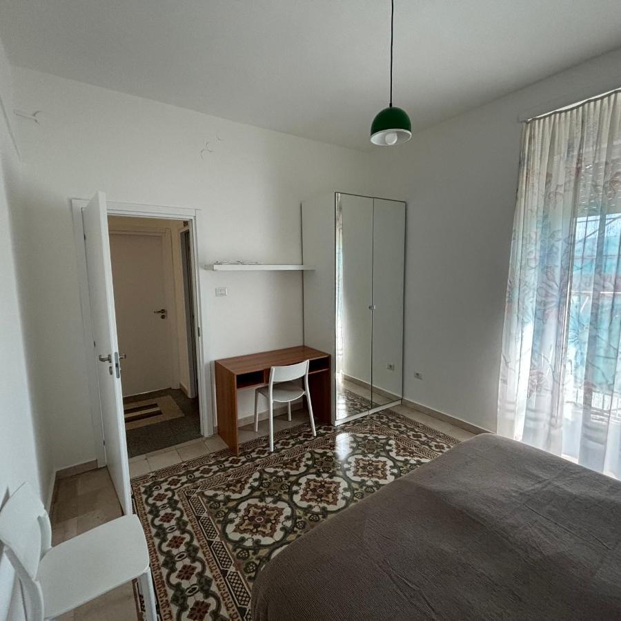 Room & Parking In Centro Citta Con Parcheggio Privato E Wifi Potenza Luaran gambar