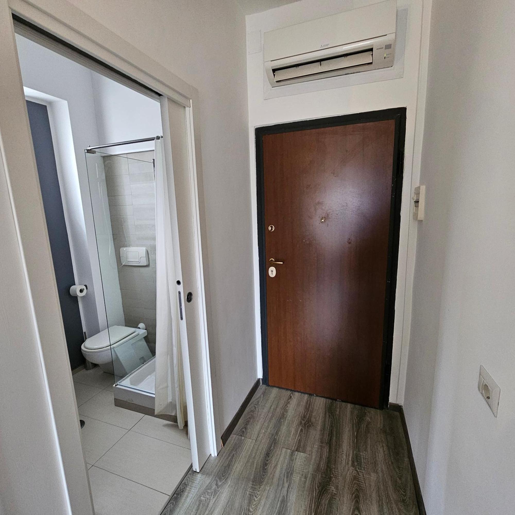 Room & Parking In Centro Citta Con Parcheggio Privato E Wifi Potenza Luaran gambar