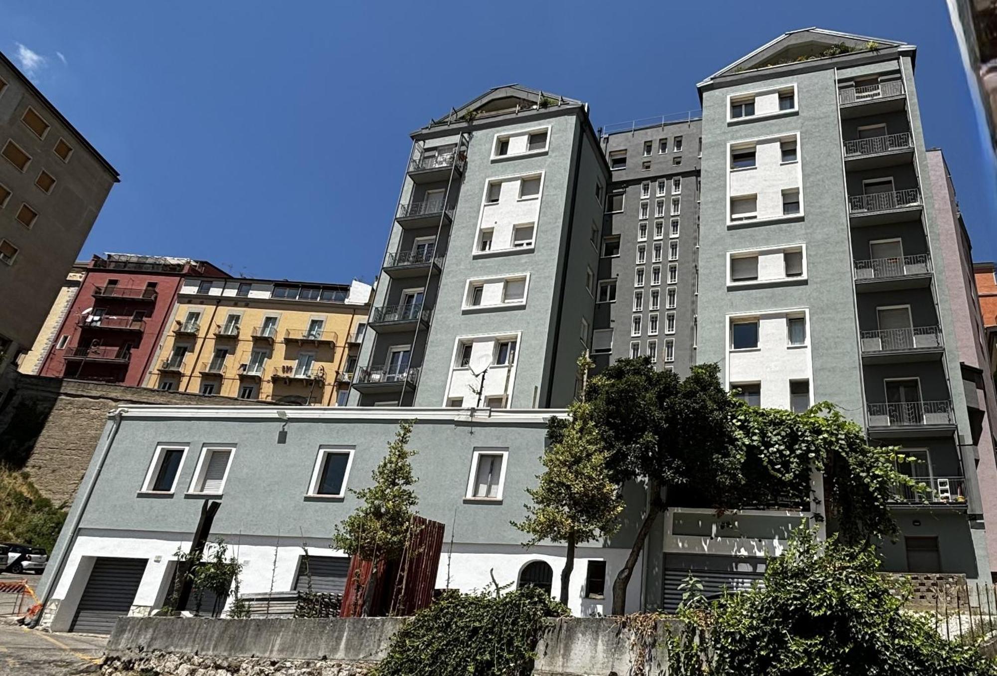 Room & Parking In Centro Citta Con Parcheggio Privato E Wifi Potenza Luaran gambar