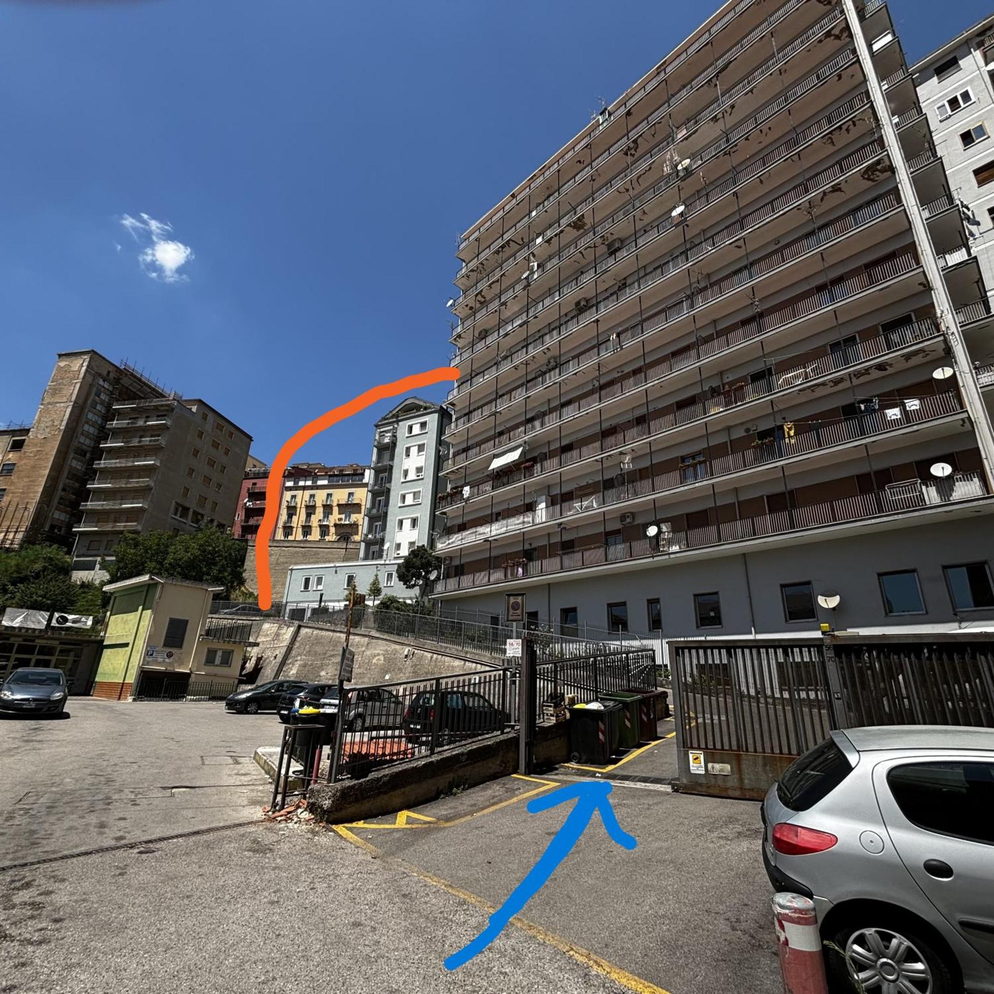 Room & Parking In Centro Citta Con Parcheggio Privato E Wifi Potenza Luaran gambar